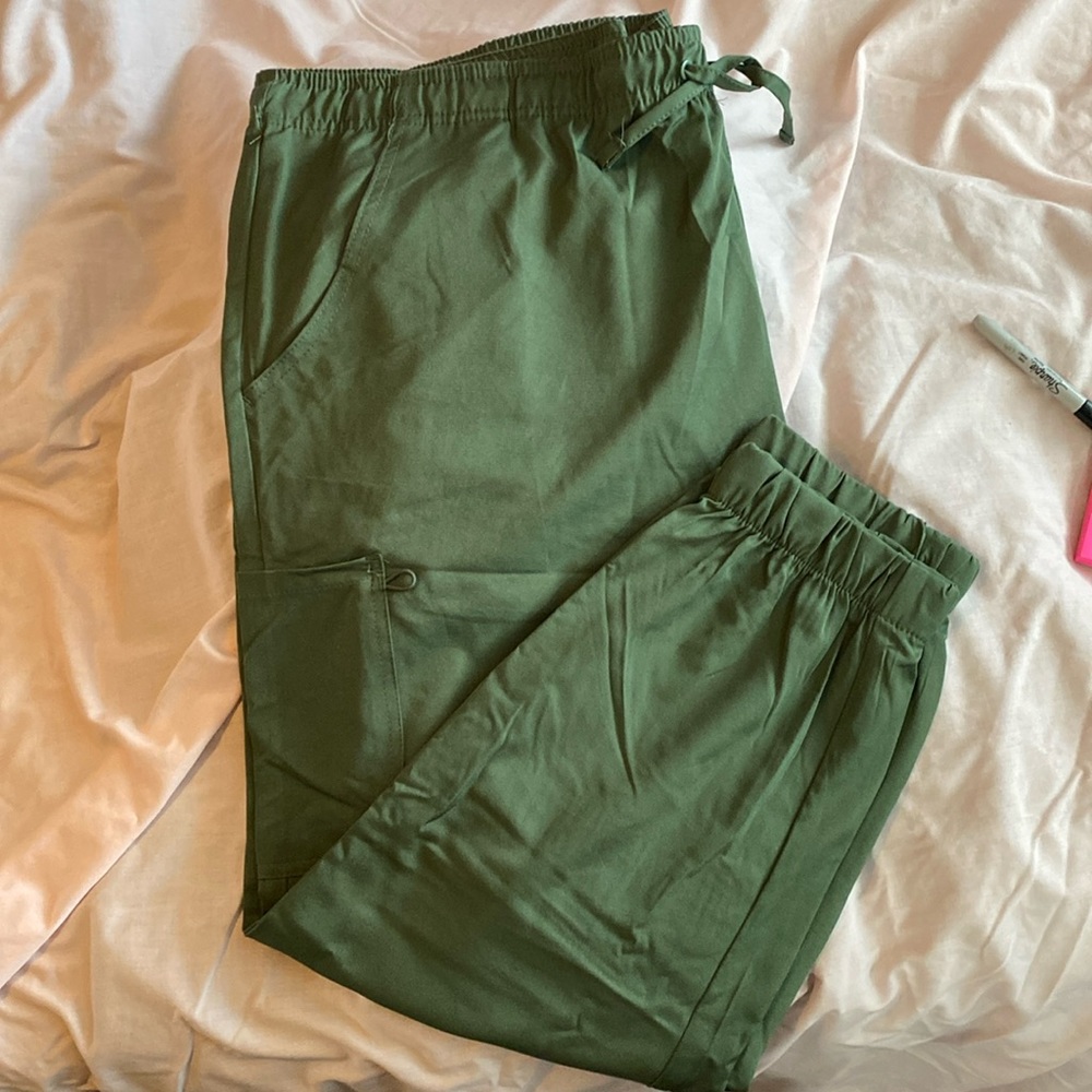 Mini Marilyn 3X scrub joggers